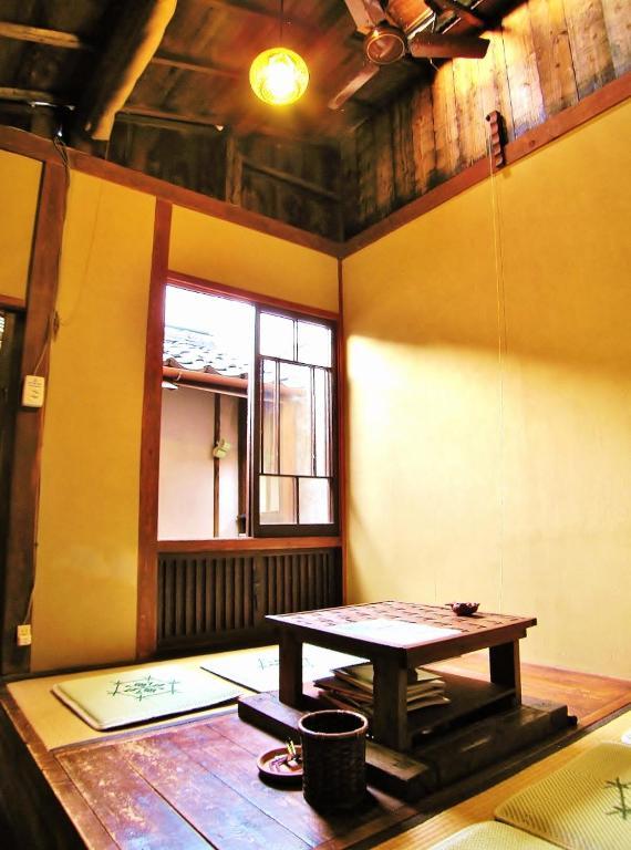 Small World Guest House Киото Экстерьер фото